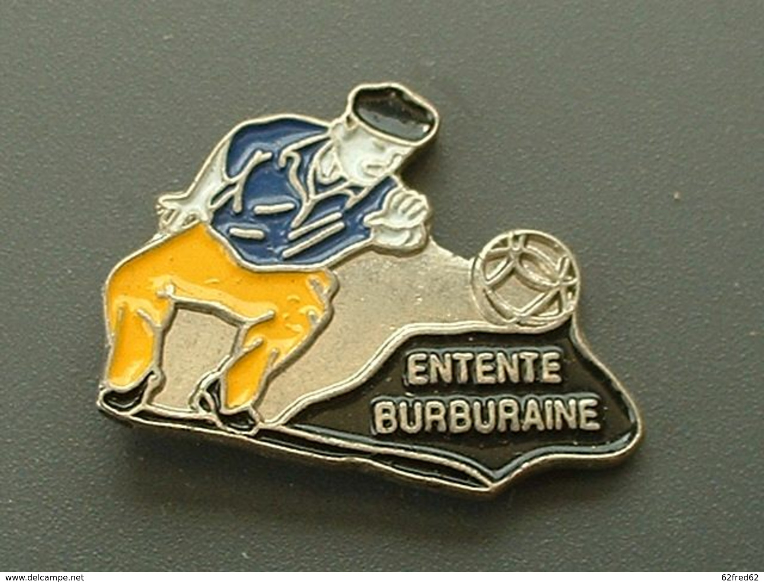 Pin's PETANQUE - ENTENTE BURBURAINE - BURBURE - Pétanque
