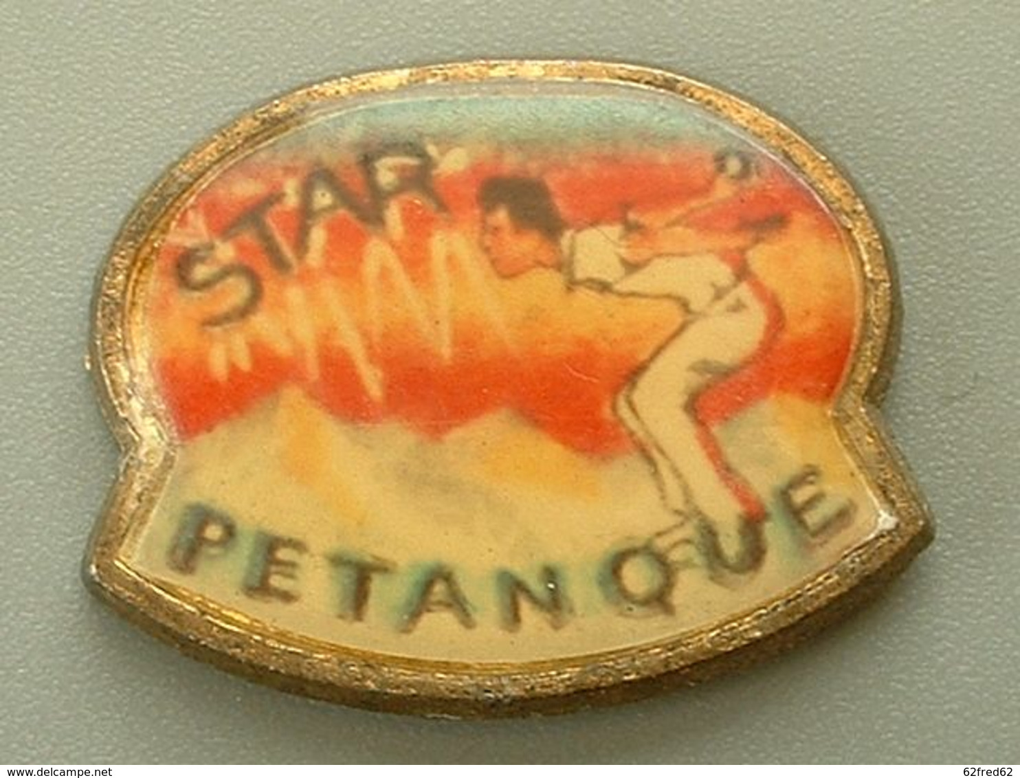 Pin's PETANQUE - STAR - Pétanque