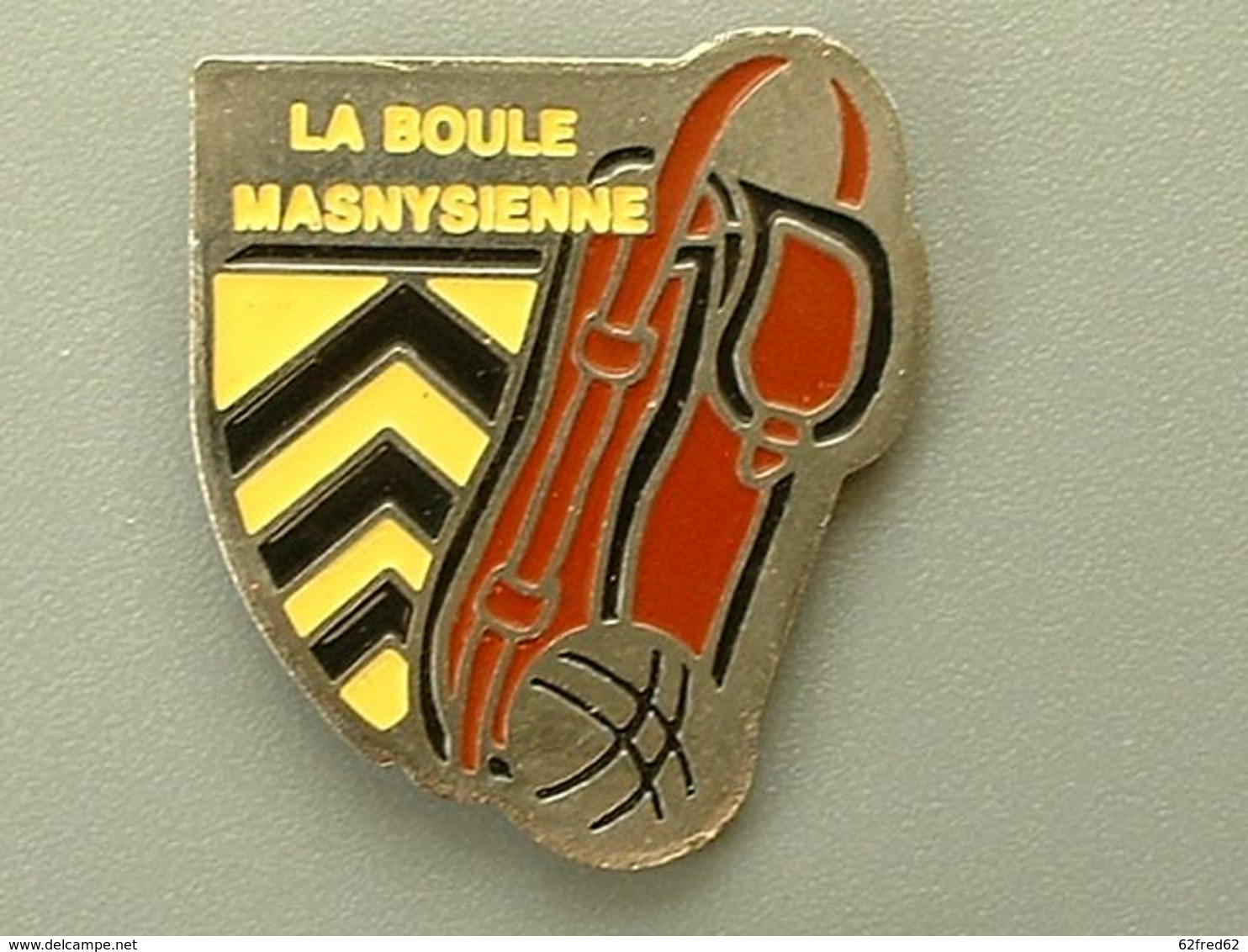 Pin's PETANQUE - LA BOULE MASNYSIENNE - MASNY - Pétanque