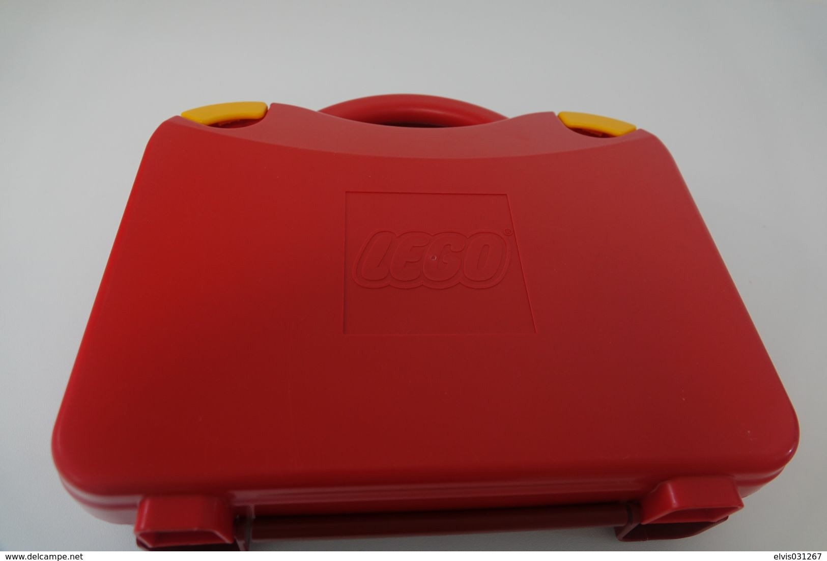 LEGO - 759528c03 - Storage Case With Rounded Corners And Red Lid, Yellow Latches - Original Lego 2015 - Vintage - Catalogs