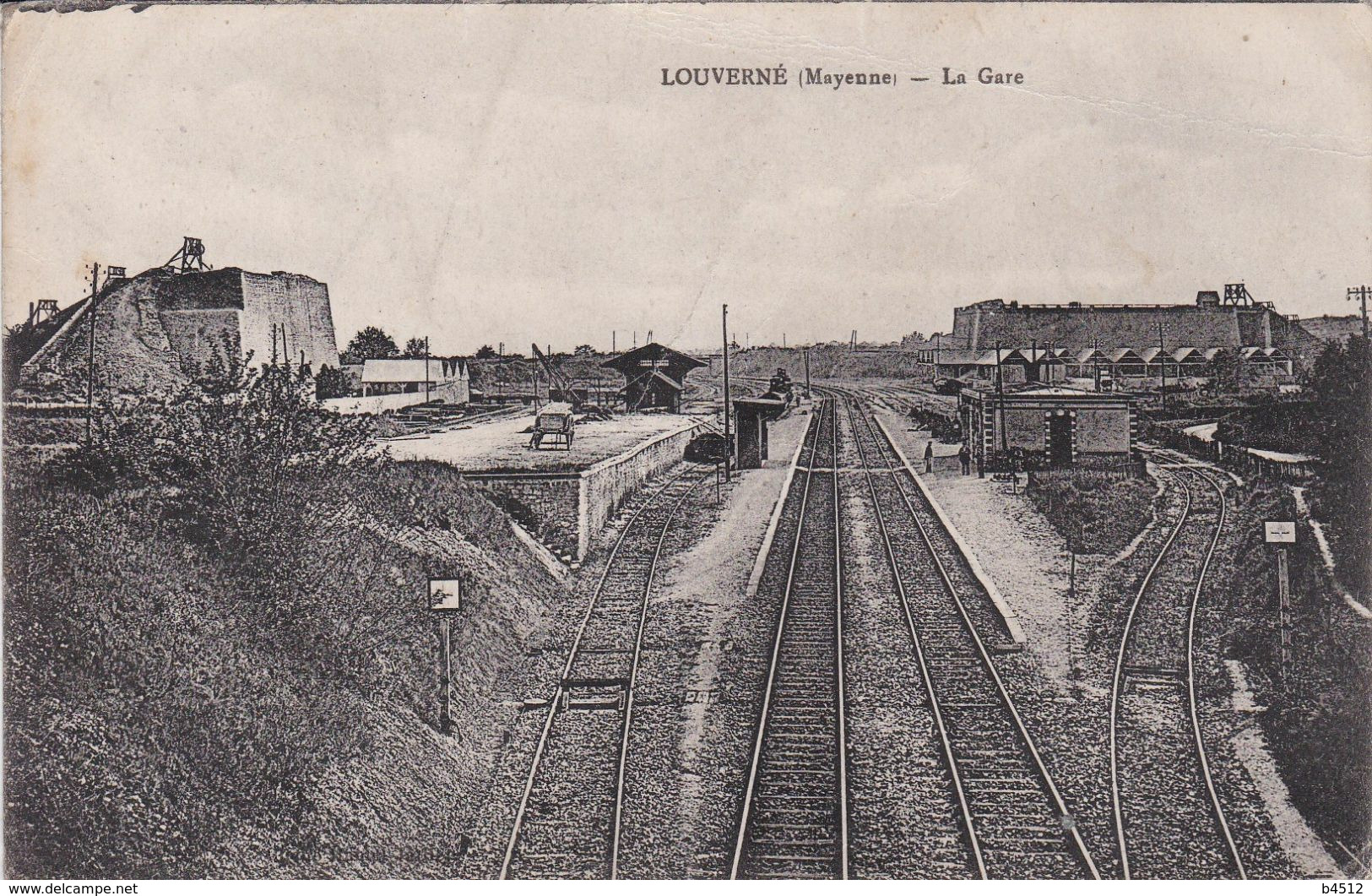 53 LOUVERNE La Gare ,légère Déformation D'aspect - Louverne