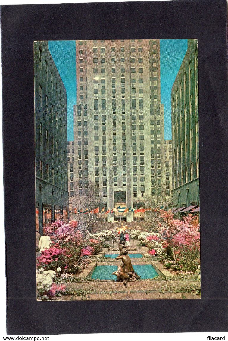 95244     Stati  Uniti,  The  Channel  Gardens In  Spring Dress,  At  Rockefeller Center,  New York City,  VG  1972 - Parks & Gärten