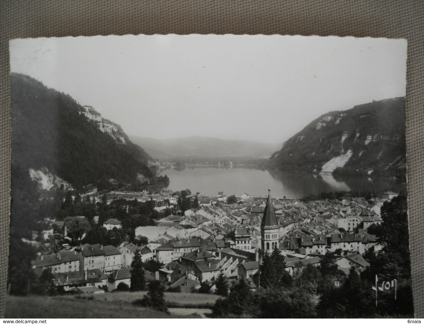 2165  Carte Postale  NANTUA   Un Coin Du LAC    VUE GÉNÉRALE          01 Ain - Nantua