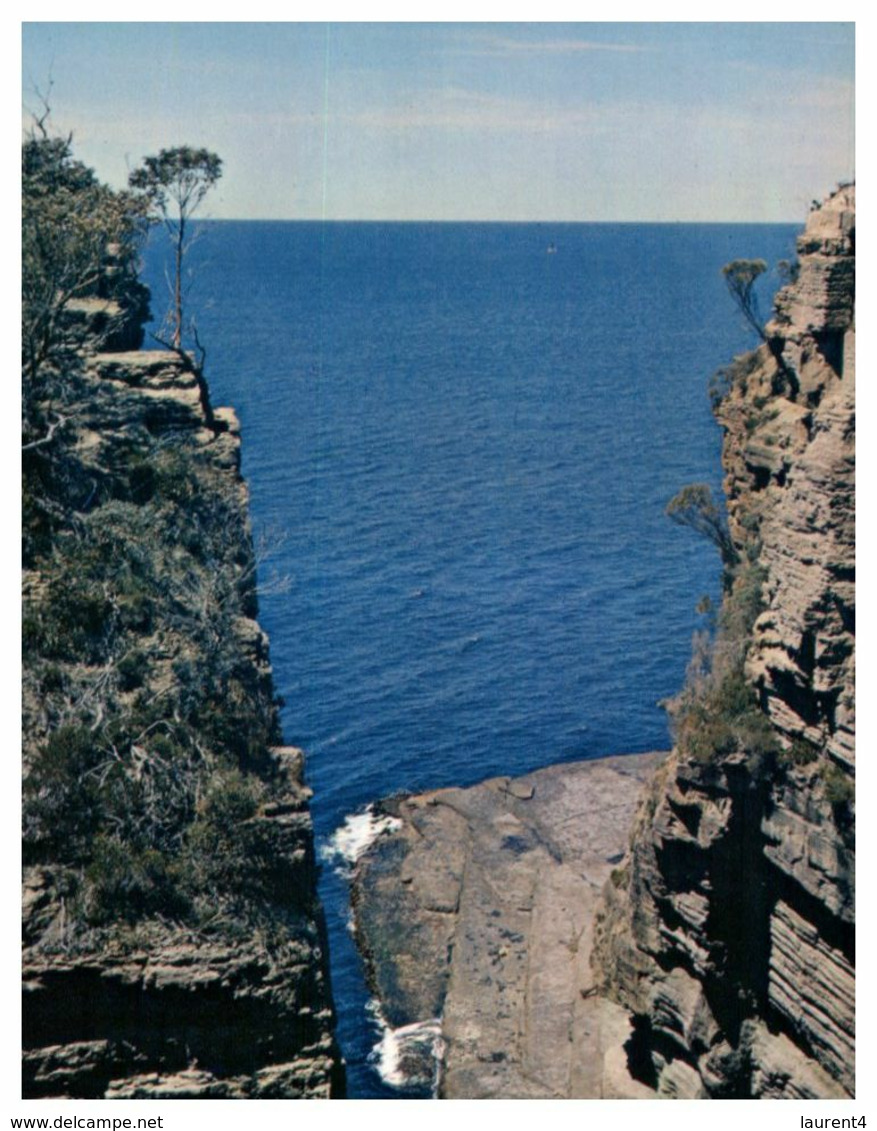 (L 3) Australia - TAS - Devil's Kitchen (PA20) - Port Arthur