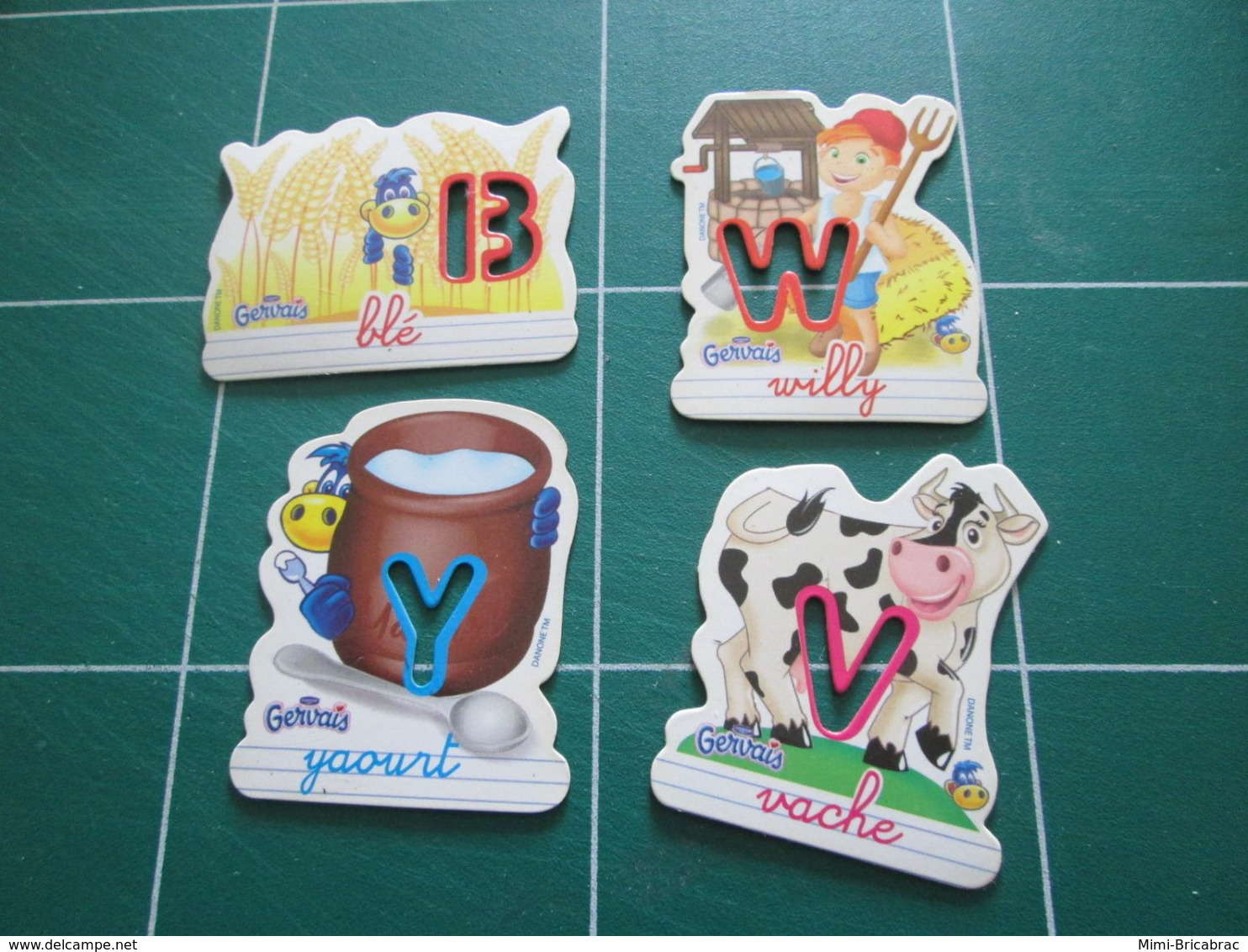 MAG2020 / LOT DE 4 Magnets GERVAIS ALPHABET LA FERME Blé Vache Yaourt Willy En Excellent état - Advertising