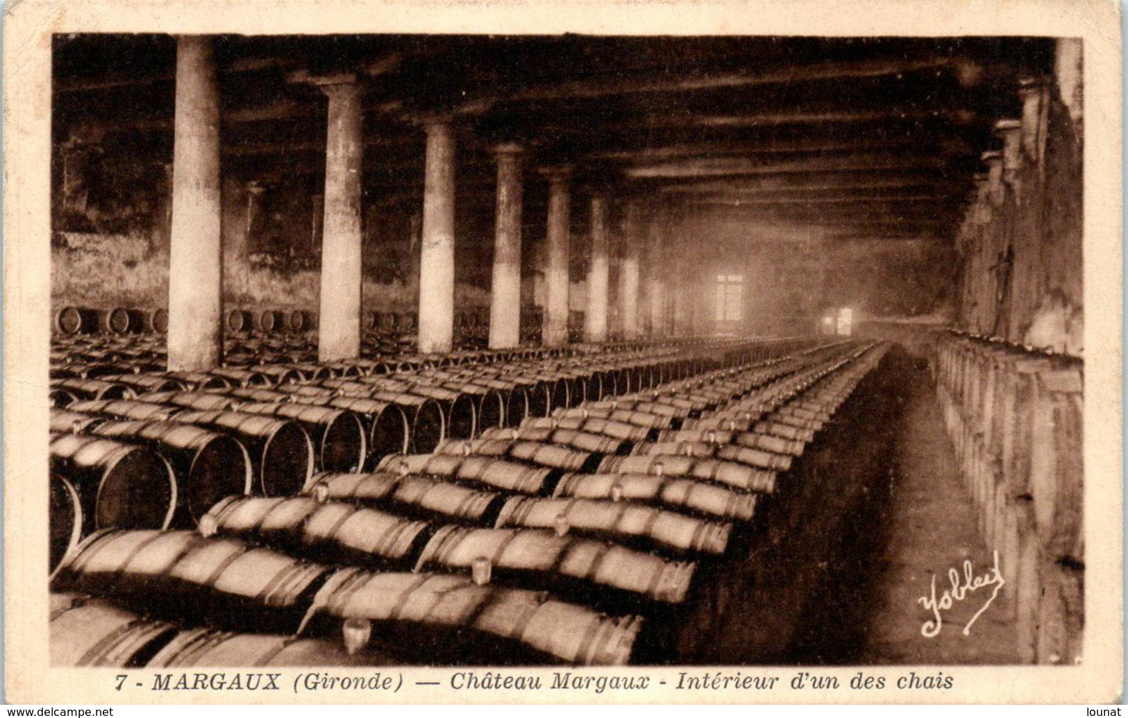 33 MARGAUX  : Château Margaux - Intérieur D'un Des Chais   * - Margaux