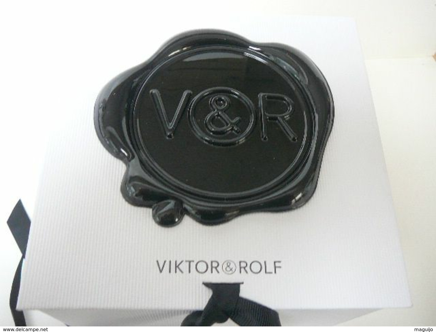 VIKTOR &ROLF : BOITE NEUVE ,SUPERBE   LIRE ET  VOIR! - Non Classificati