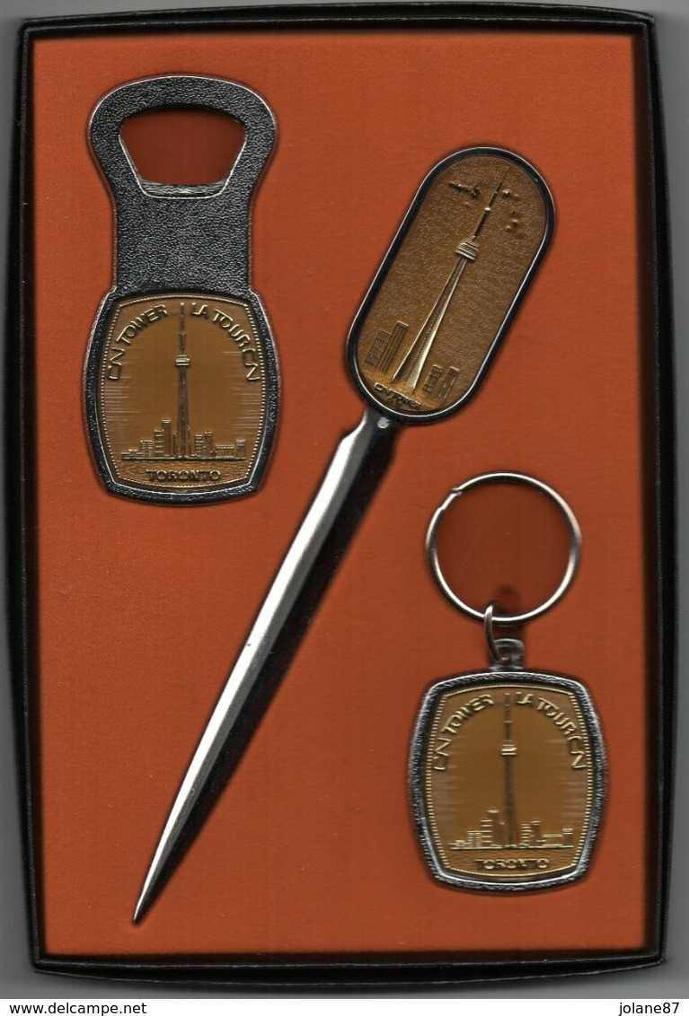 COFFRET VELOURS ROUGE  TORONTO CN TOWER   -   OUVRE LETTRES + DECAPSULEUR + PORTE-CLEF     - - Letter-opener