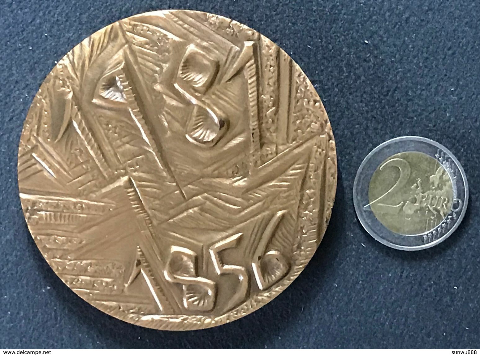 Médaille Banque Internationale à Luxembourg (150ème Anniversaire 1981 Bronze Signée Ch Engels) Prix Fixe Incl Recommandé - Profesionales / De Sociedad