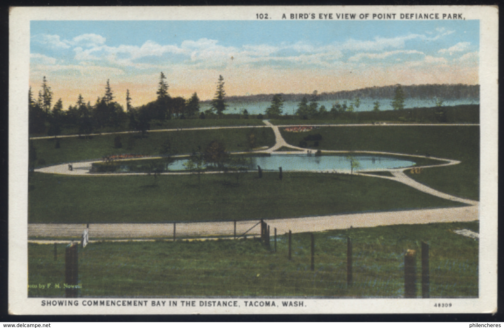 CPA - (Etats-Unis) A Bird's Eye View Of Point Defiance Park, Showing Commencement Bay In The Distance, Tacoma, Wash. - Tacoma