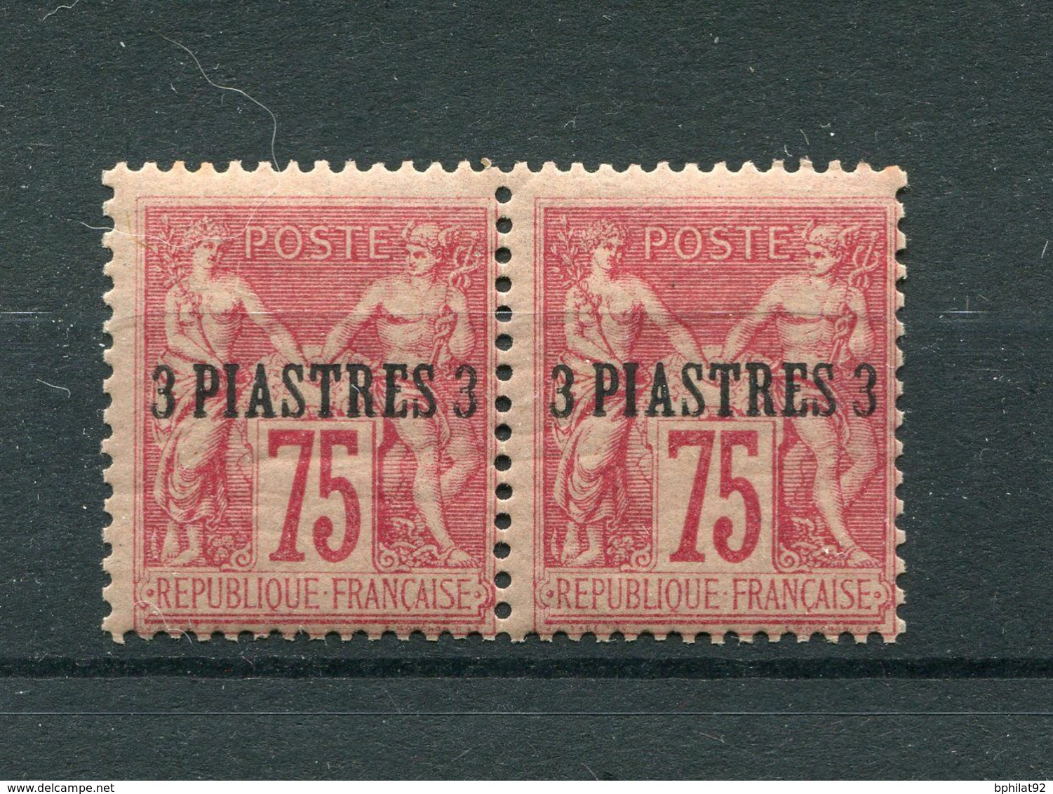 !!! LEVANT, PAIRE DU N°2 NEUVE ** - Unused Stamps
