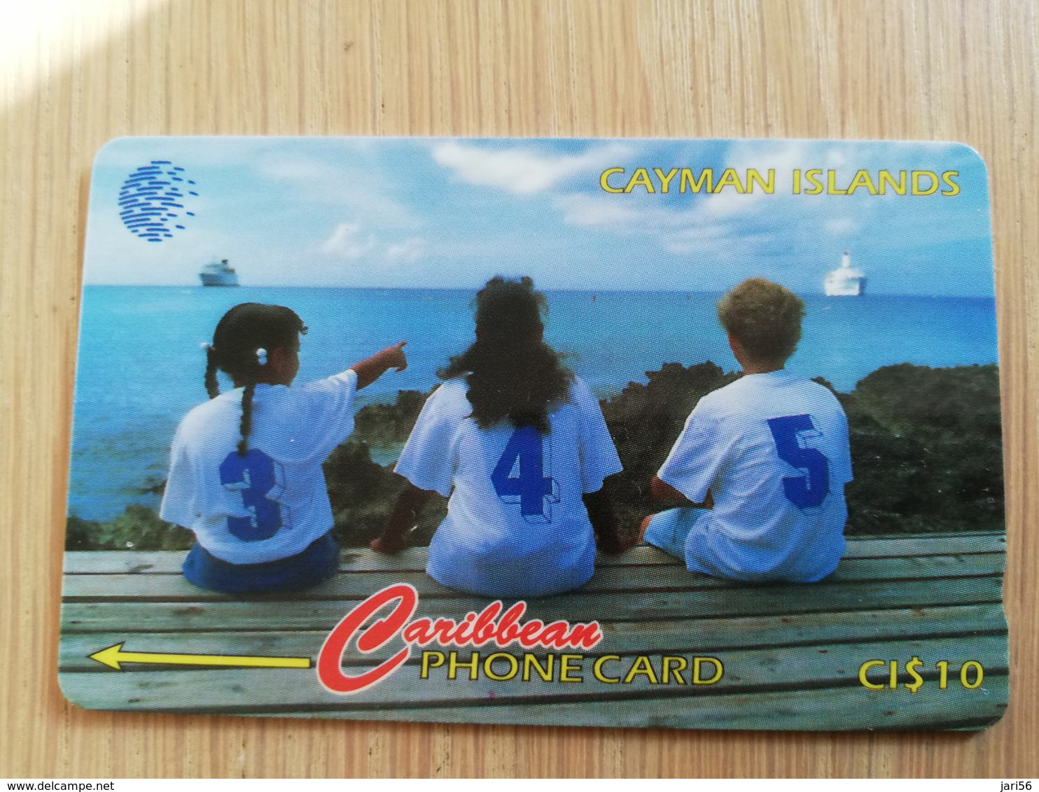 CAYMAN ISLANDS  CI $ 10,-  CAY-156B CONTROL NR 156CCIB THREE CHILDREN SITTING     Fine Used Card  ** 3113** - Kaimaninseln (Cayman I.)