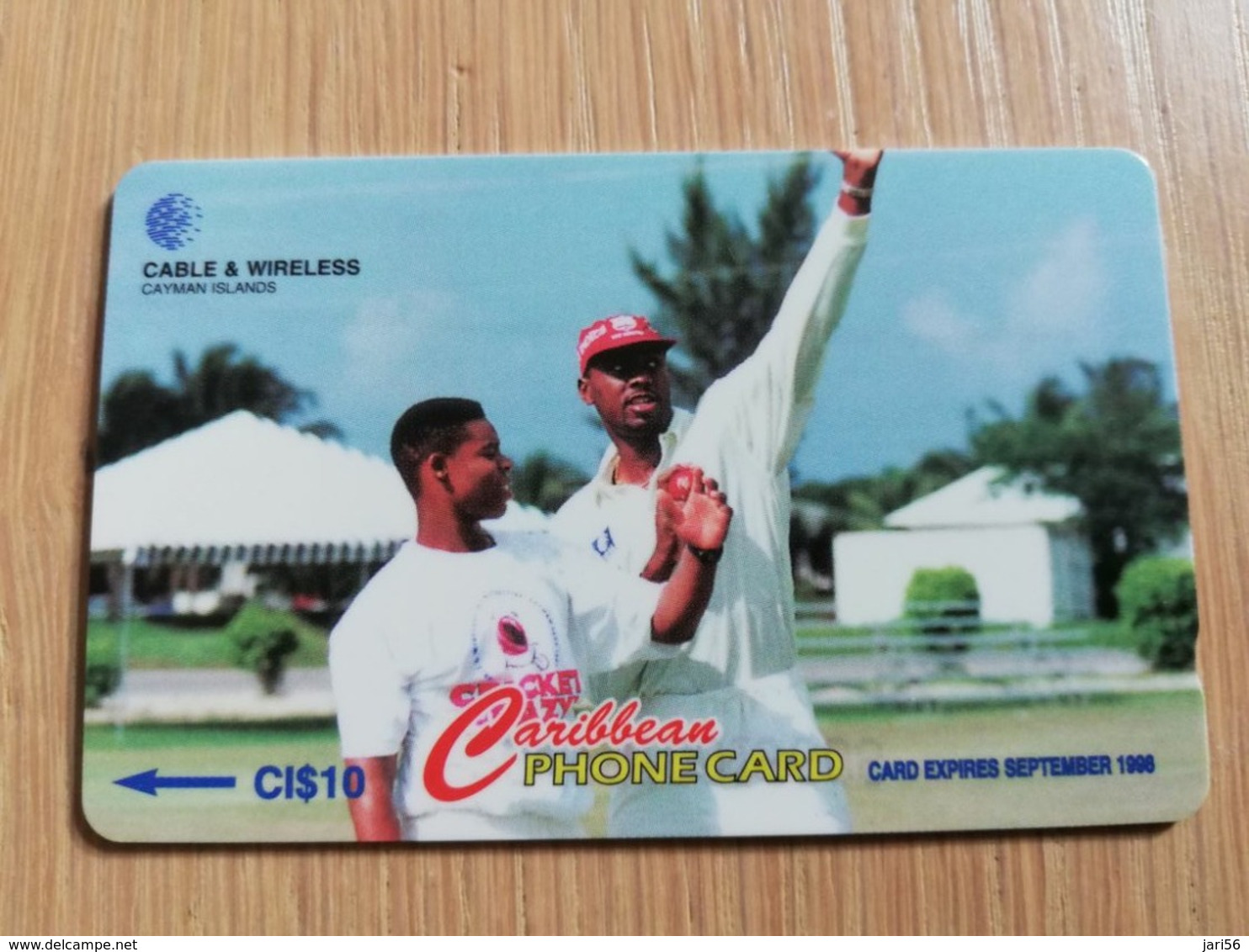 CAYMAN ISLANDS  CI $ 10,-  CAY-224B CONTROL NR 224CCIB  IAN BISHOP CRICKET        Fine Used Card  ** 3125** - Cayman Islands
