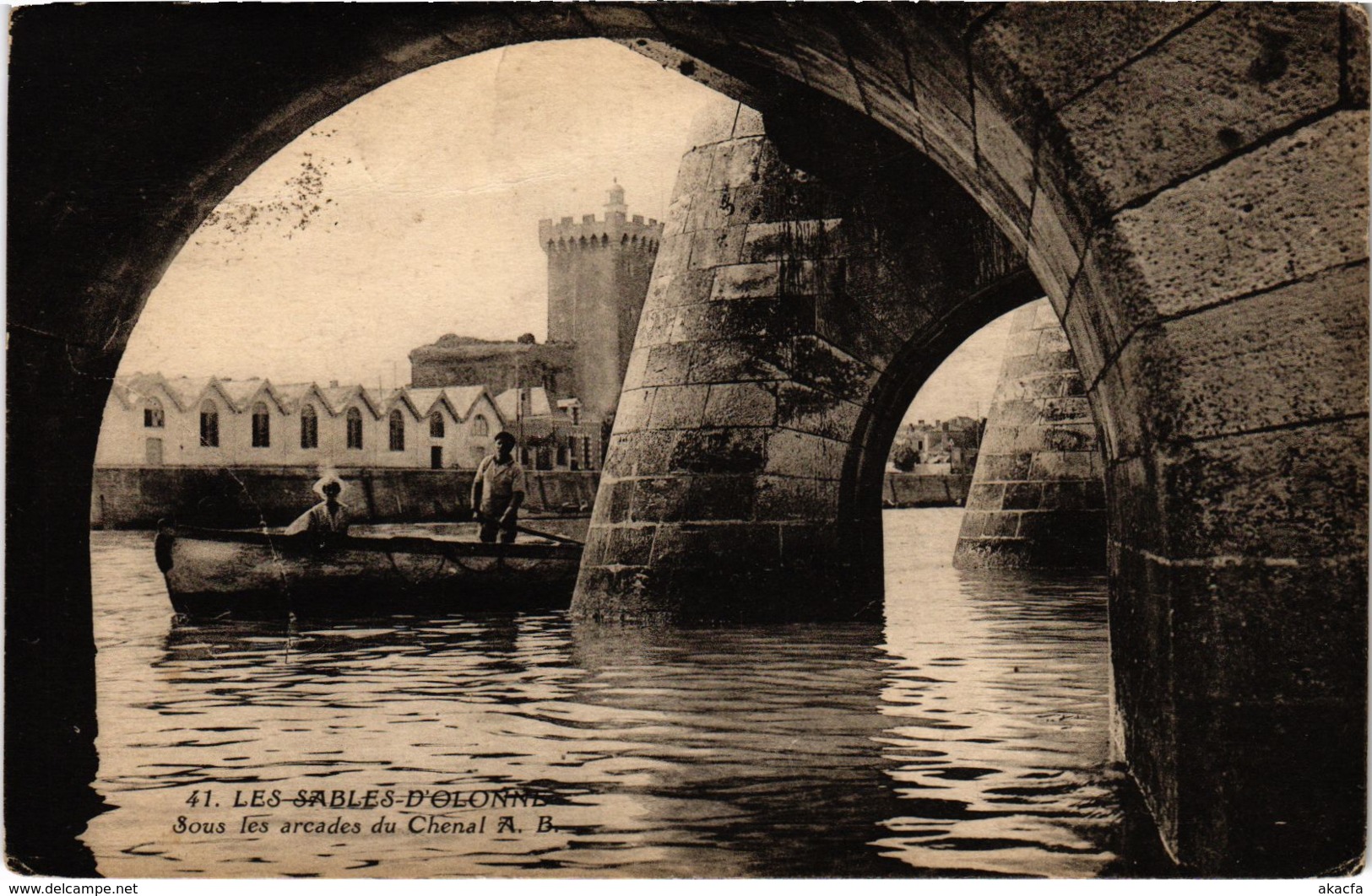 CPA Les SABLES-d'OLONNE - Sous Les Arcades Du Chenal (112671) - Saint Florent Des Bois