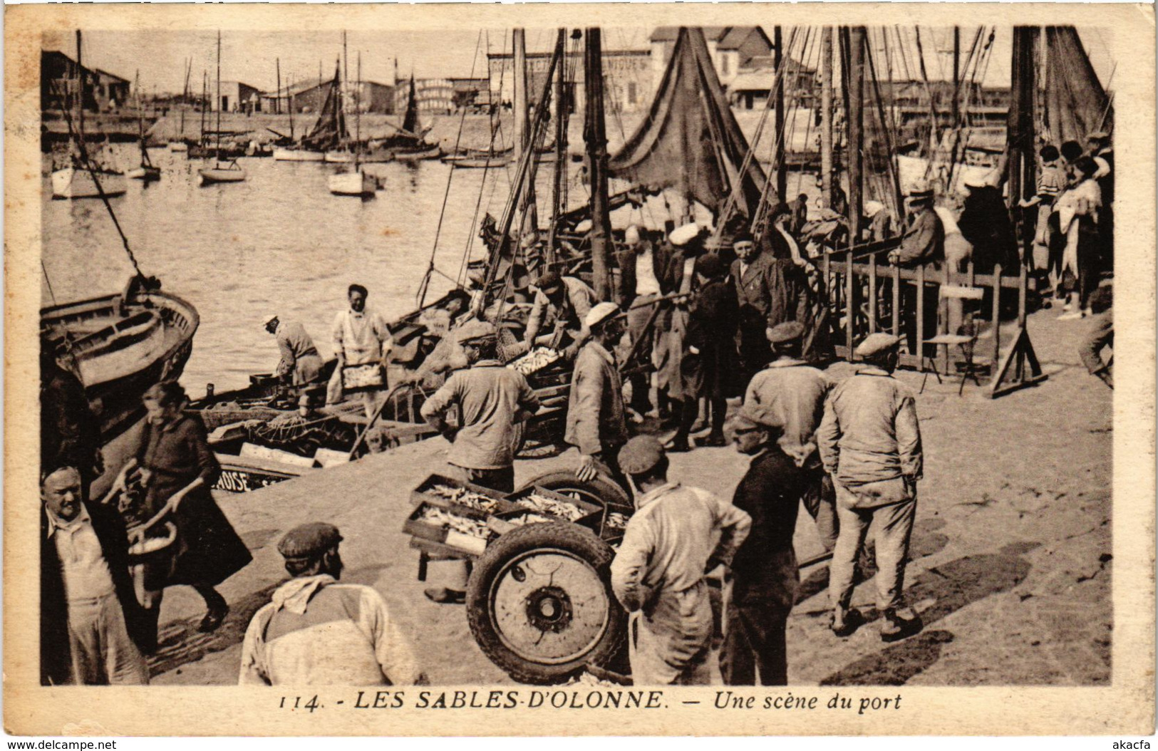 CPA Les SABLES-d'OLONNE - Une Scéne Du Port (112683) - Saint Florent Des Bois