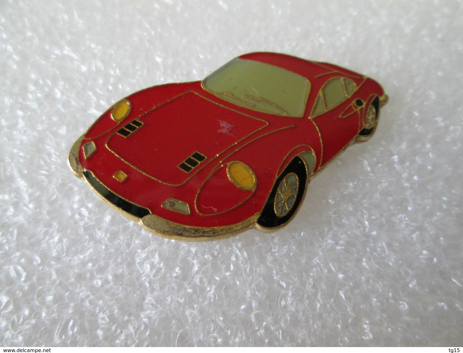 PIN'S    FERRARI  DINO  246 GT - Ferrari