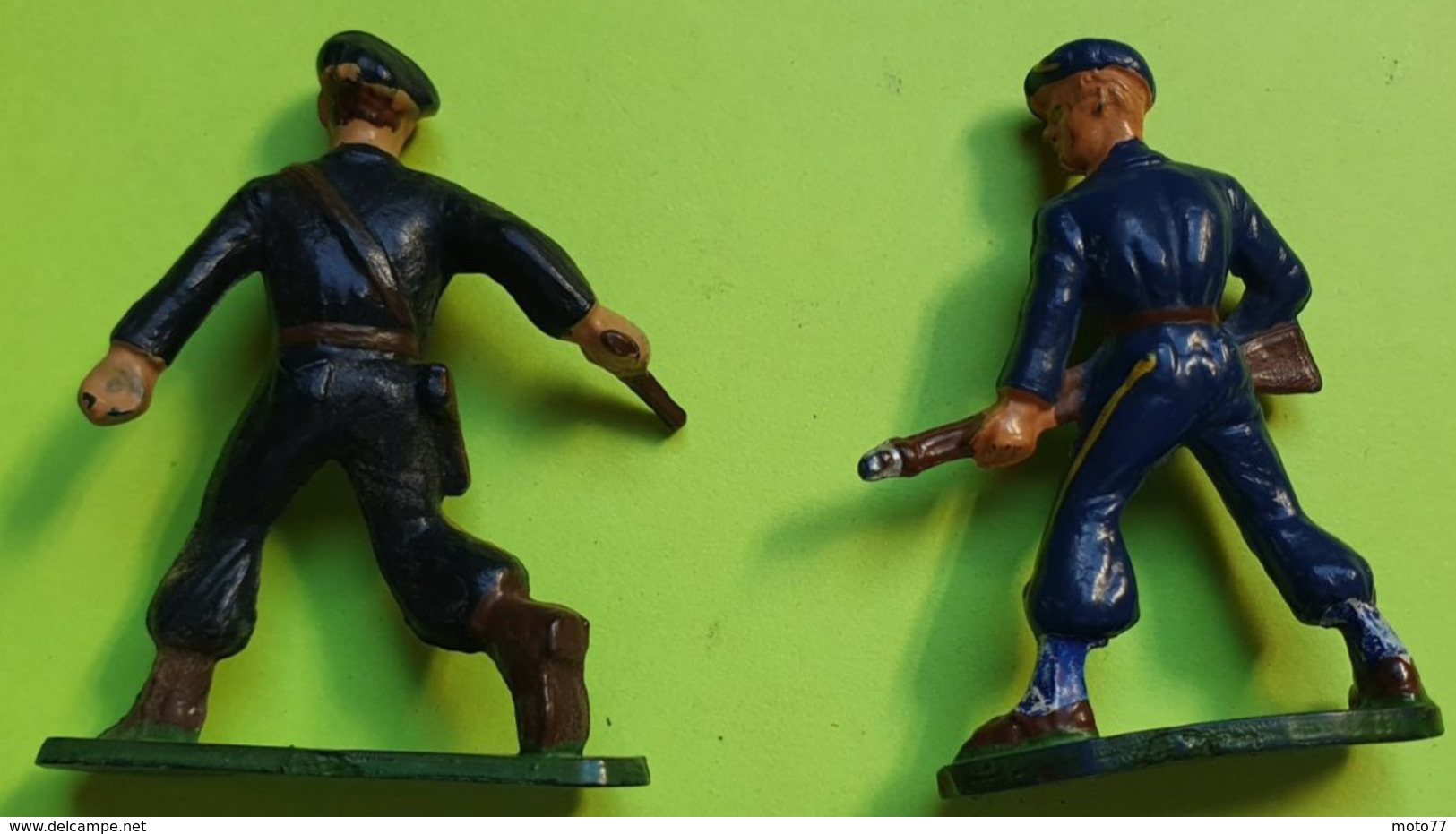 Lot 2 Figurines Soldat Jouet STARLUX - Plastique - CHASSEUR ALPIN - Fusil Pistolet - Bon état D'usage - Années 1960 - Starlux