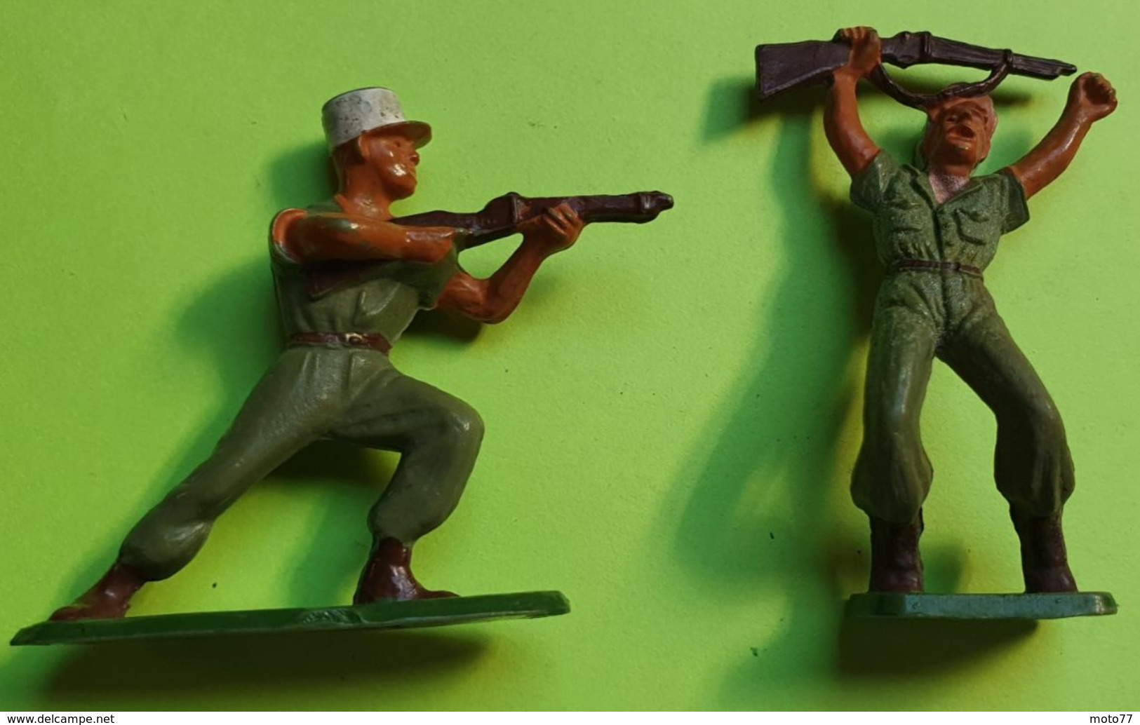 Lot 2 Figurines Soldat Jouet STARLUX - Plastique - LÉGIONNAIRE - Fusil - état D'usage - Années 1960 - Starlux