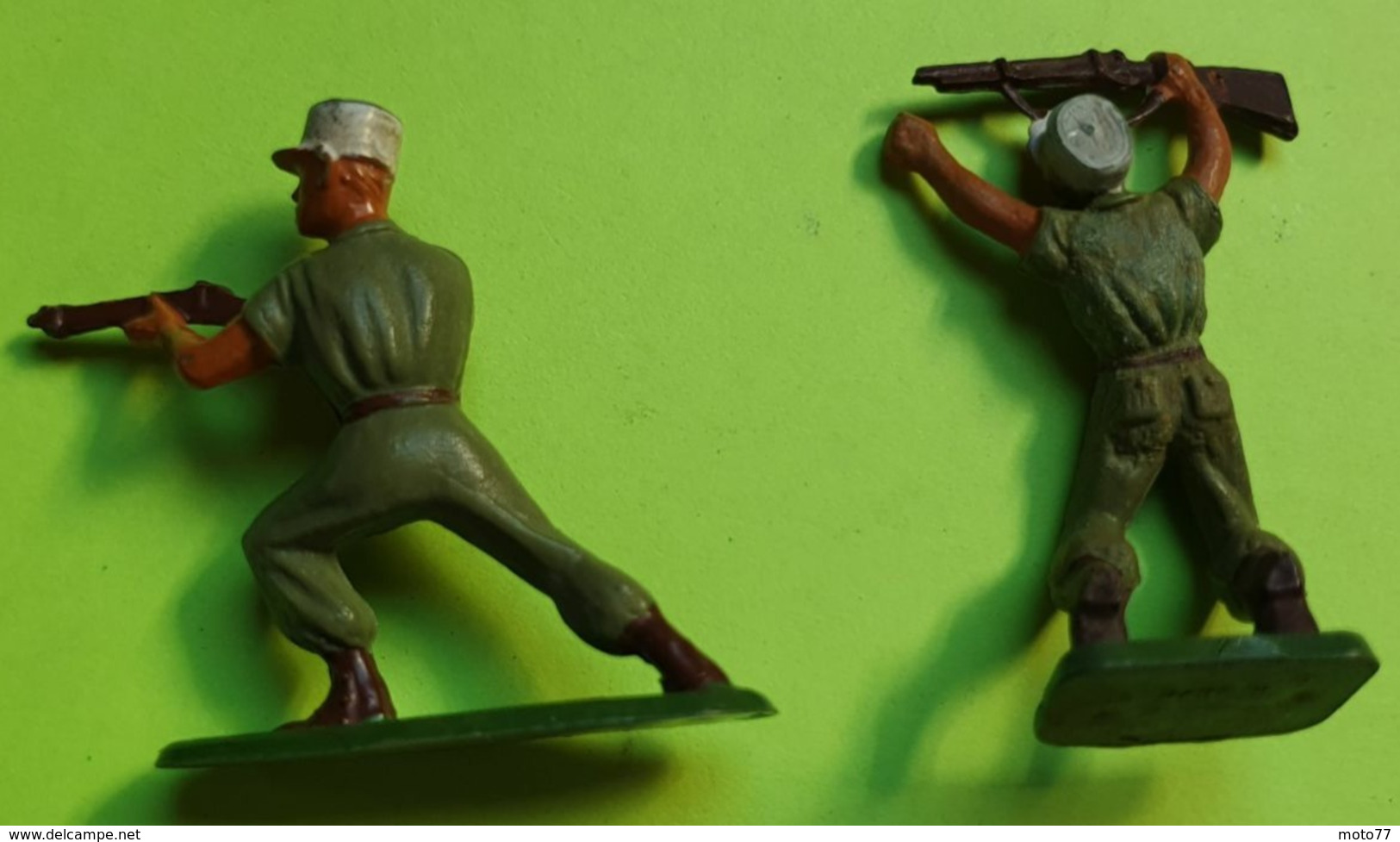 Lot 2 Figurines Soldat Jouet STARLUX - Plastique - LÉGIONNAIRE - Fusil - état D'usage - Années 1960 - Starlux