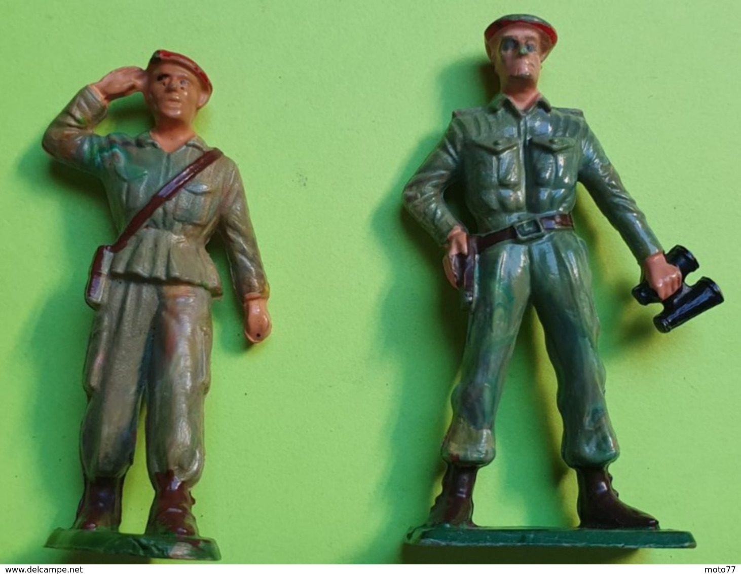 Lot 2 Figurines Soldat Jouet STARLUX - Plastique - PARACHUTISTE Béret Rouge - Chef - Bon état D'usage - Années 1960 - Starlux