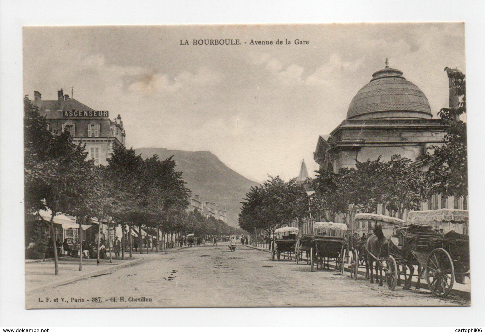 - CPA LA BOURBOULE (63) - Avenue De La Gare (avec Attelages) - Editions L. F. Et V. 387 - - La Bourboule