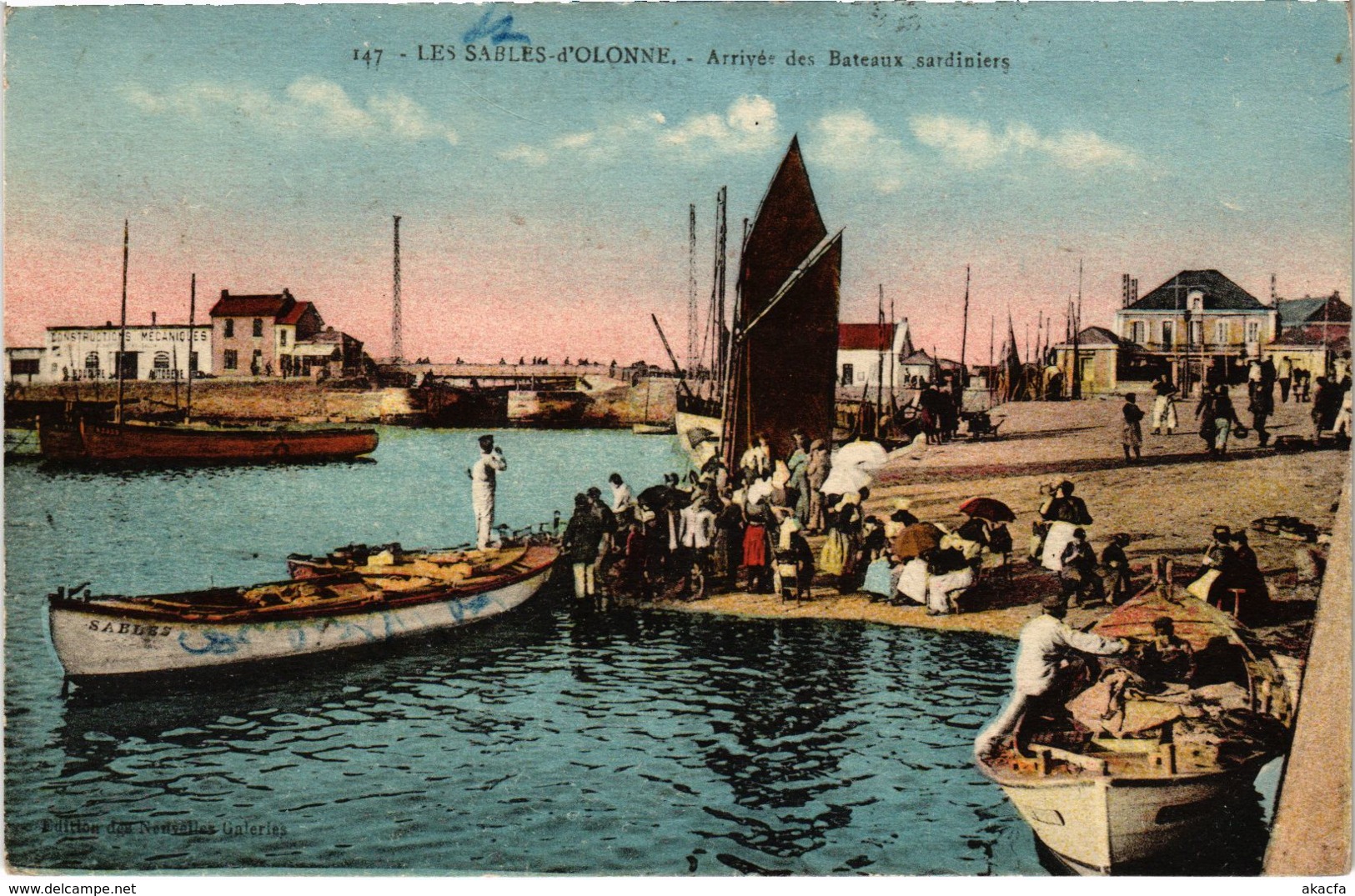 CPA Les SABLES-d'OLONNE - Arrivée Des Bateaux Sardiniers (112605) - Saint Florent Des Bois