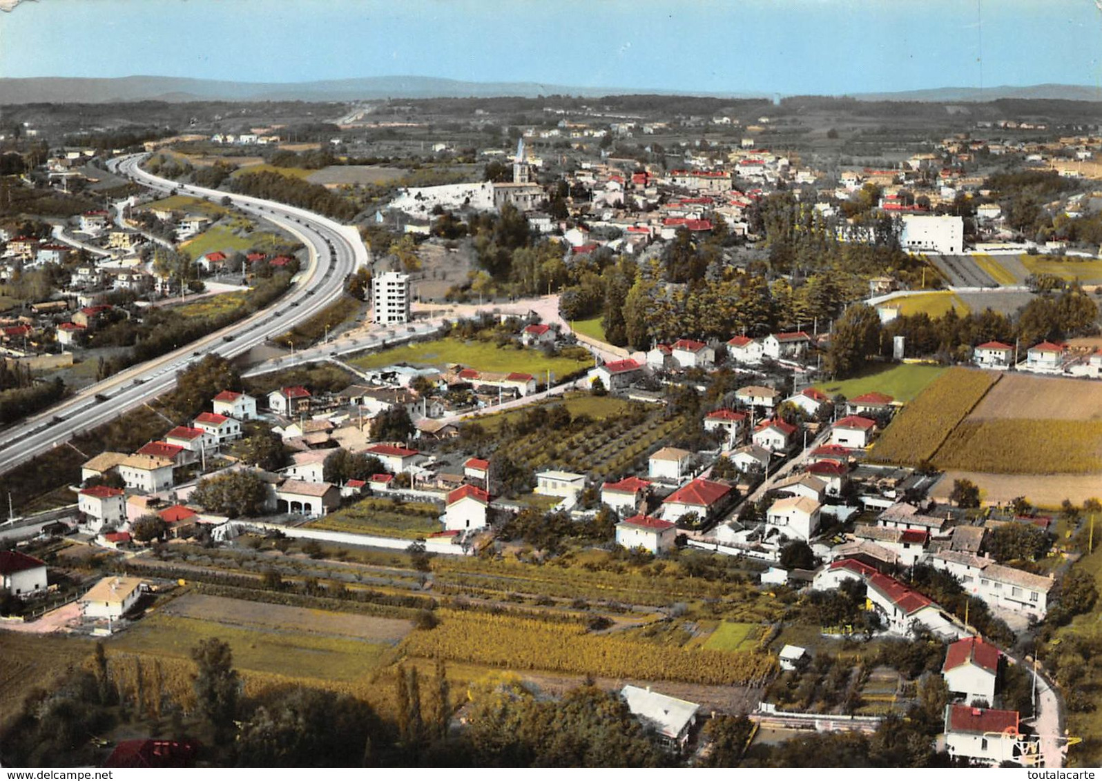 CPSM 38 ROUSSILLON LES CITES DE ROUSSILLON VUE GENERALE AERIENNE     Grand Format  15 X 10,5 Cm - Roussillon