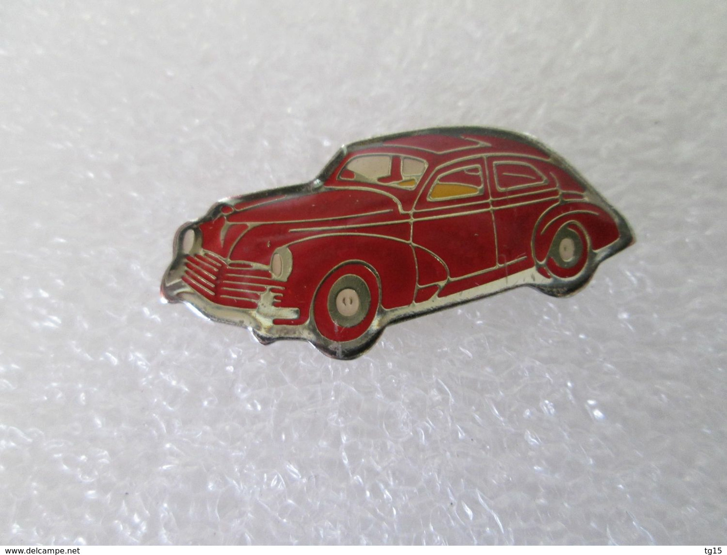 PIN'S   PEUGEOT  203 - Peugeot