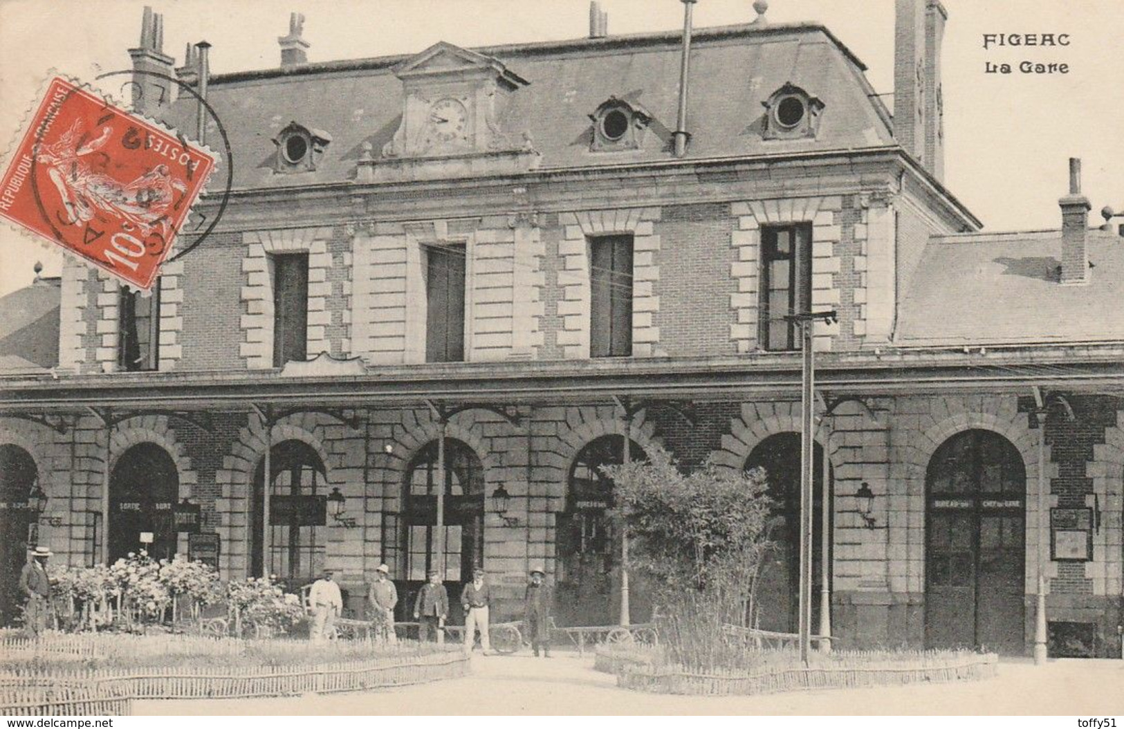 CPA:FIGEAC (46) LA GARE ANIMÉE...ÉCRITE - Figeac