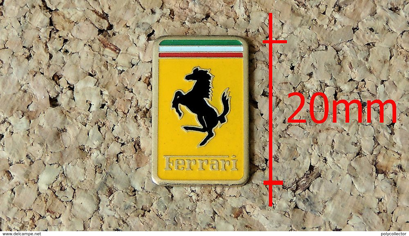 Pin's FERRARI - Logo Rectangle Vertical 20 Mm - Peint Cloisonné - Fabricant Inconnu - Ferrari