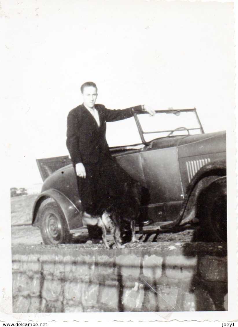 Photo Homme Avec Voiture Coupée Années 30, Format 11/9 - Cars