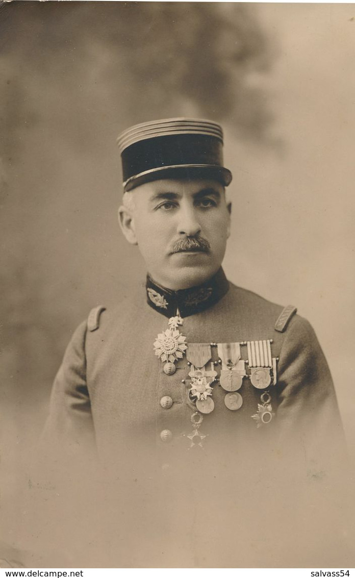 Carte-Photo : Portrait Militaire - Nombreuses Décorations - Commandant Médecin  (BP) - Guerre, Militaire