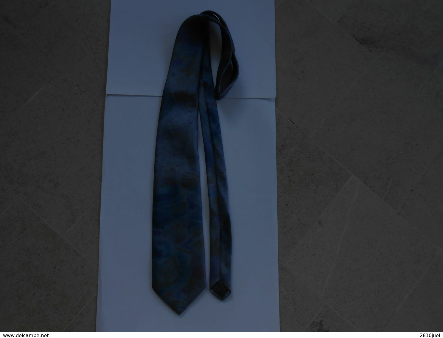 Cravate - Cravate Très Beau Motif - Valréguy - - Krawatten