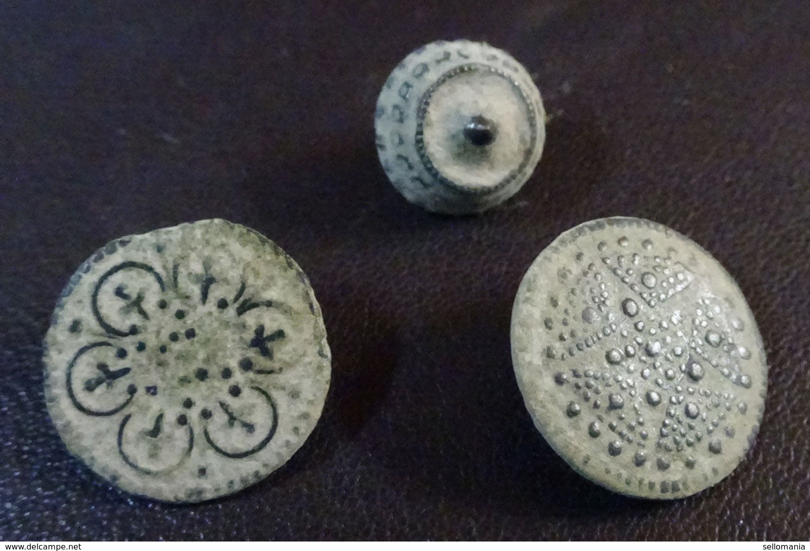 3 SMALL ANTIQUE BUTTON CENTURY XVIII OLD BOUTON BUTTON BOTON SEE MY SHOP CCB13 - Boutons