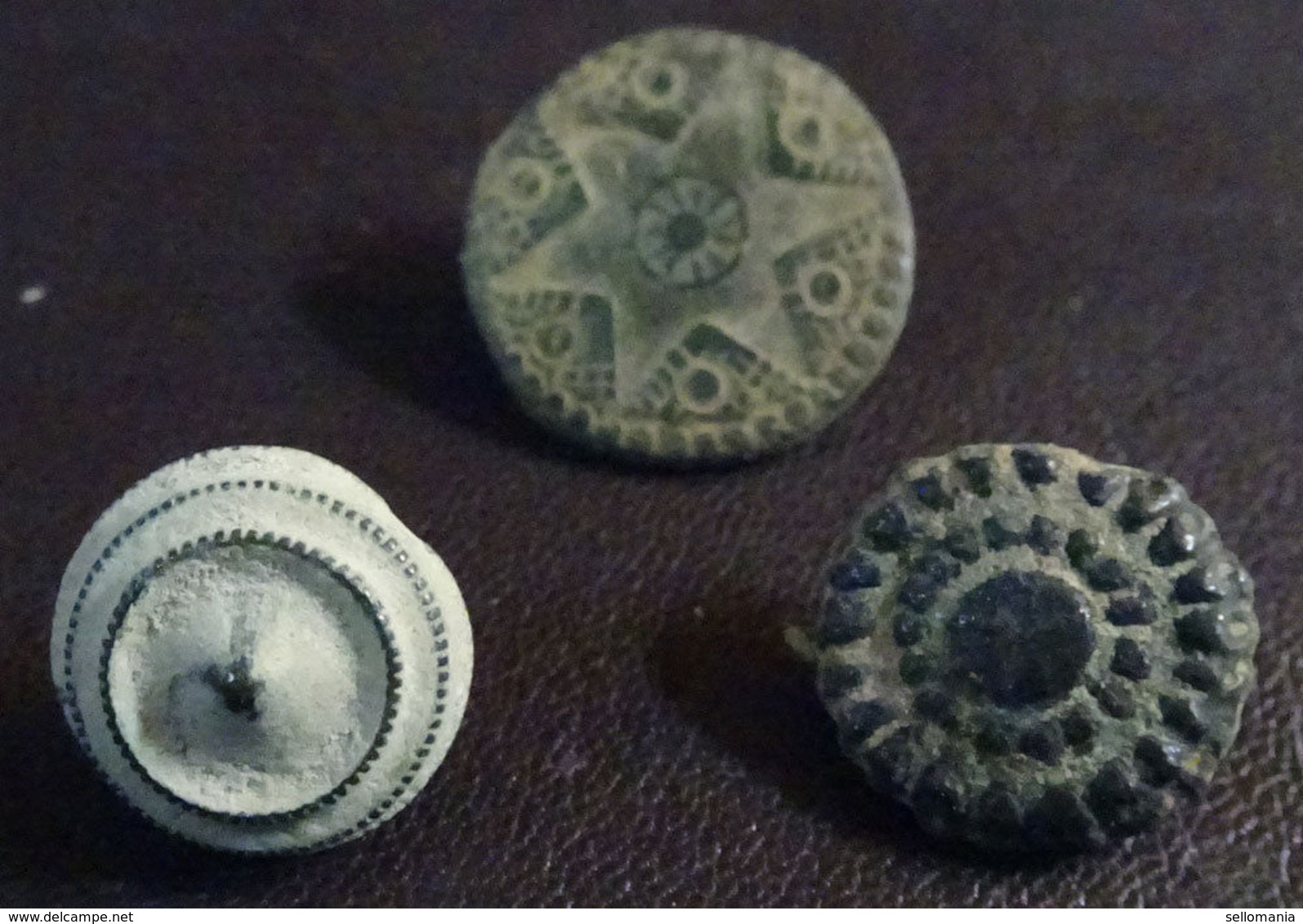 3 SMALL ANTIQUE BUTTON CENTURY XVIII OLD BOUTON BUTTON BOTON SEE MY SHOP CCB21 - Boutons