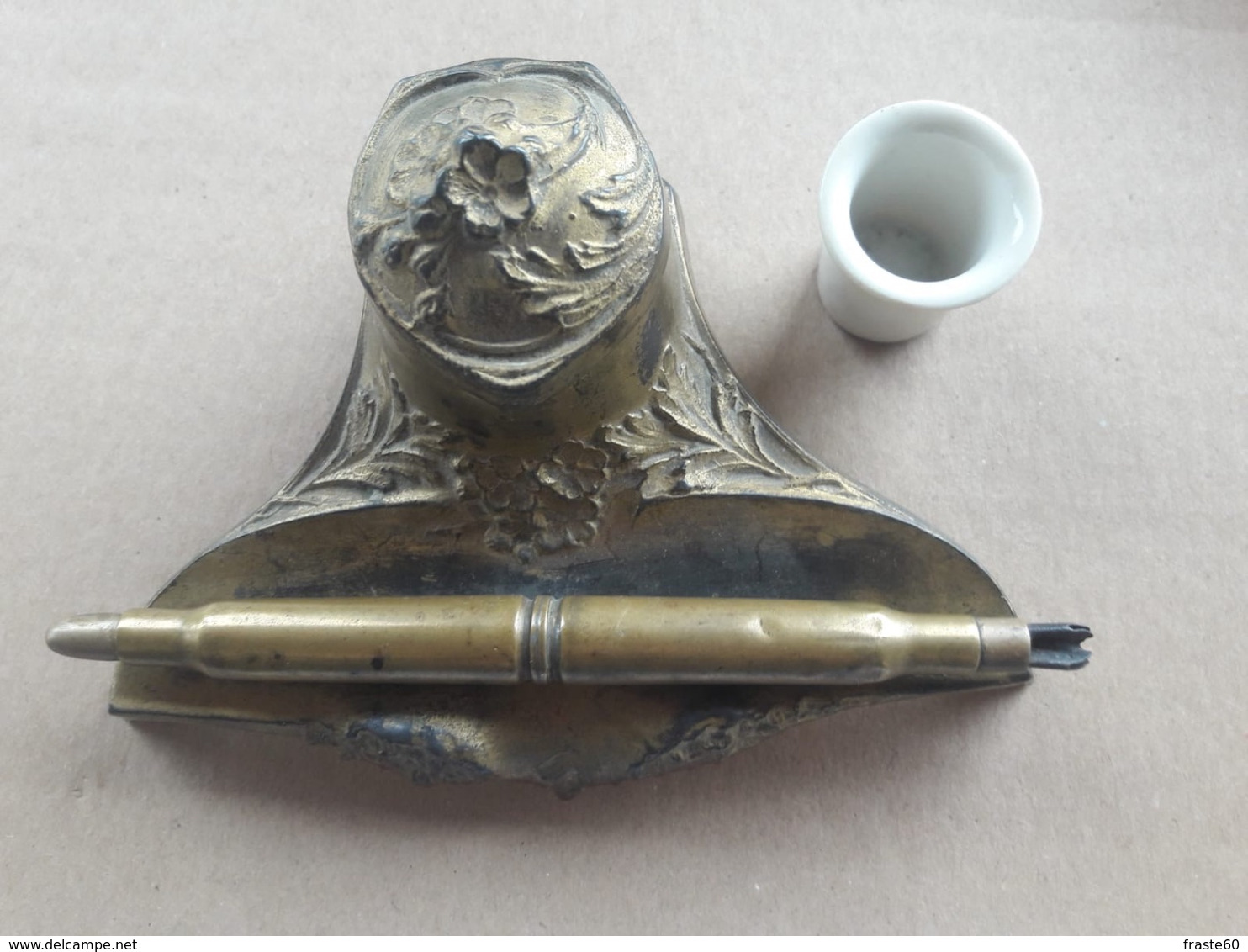 Encrier En Métal Avec Porte Plume également En Metal (laiton) - Inkwells