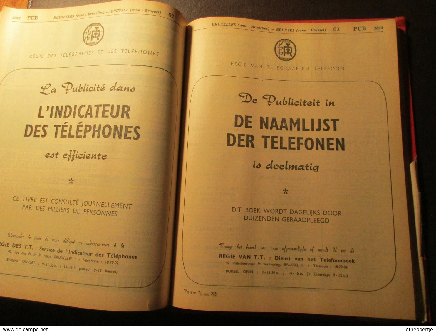 Officiële naamlijst der telefonen - Indicateur ... téléphones  = Brussel / Bruxelles  - telefoonboek - adresboek  1957