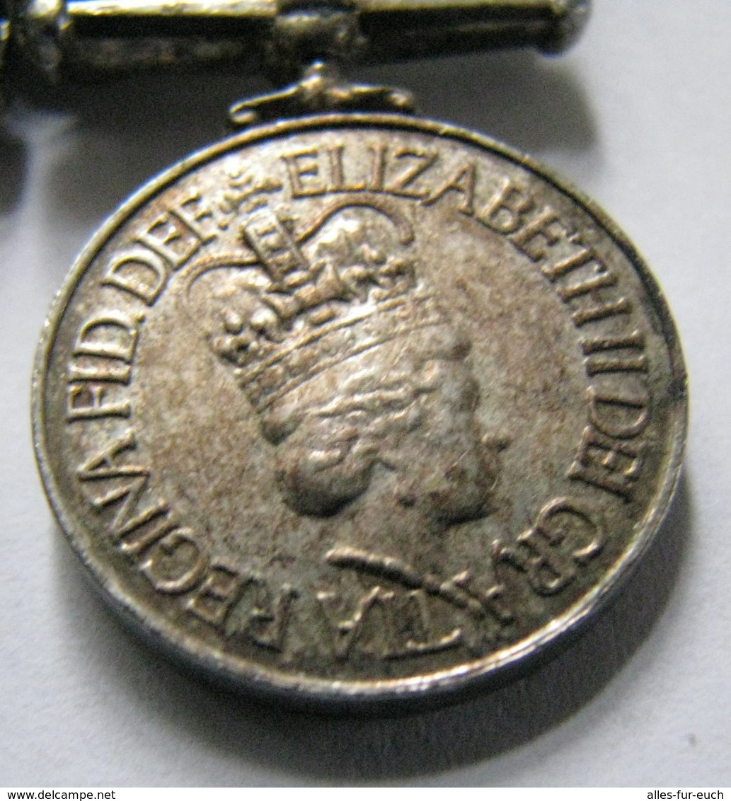 Great Britain - 2 Miniaturorden, South Atlantic Medal (Falklandkrieg) Und For  Campaign Service Medal (Northern Ireland) - Grande-Bretagne