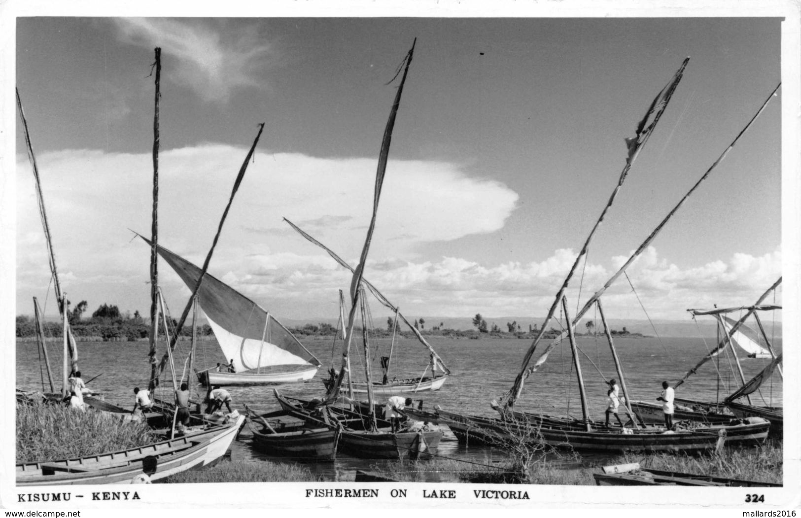 KISUMU - KENYA - FISHERMAN ON LAKE VICTORIA ~ AN OLD REAL PHOTO POSTCARD #23987 - Kenia