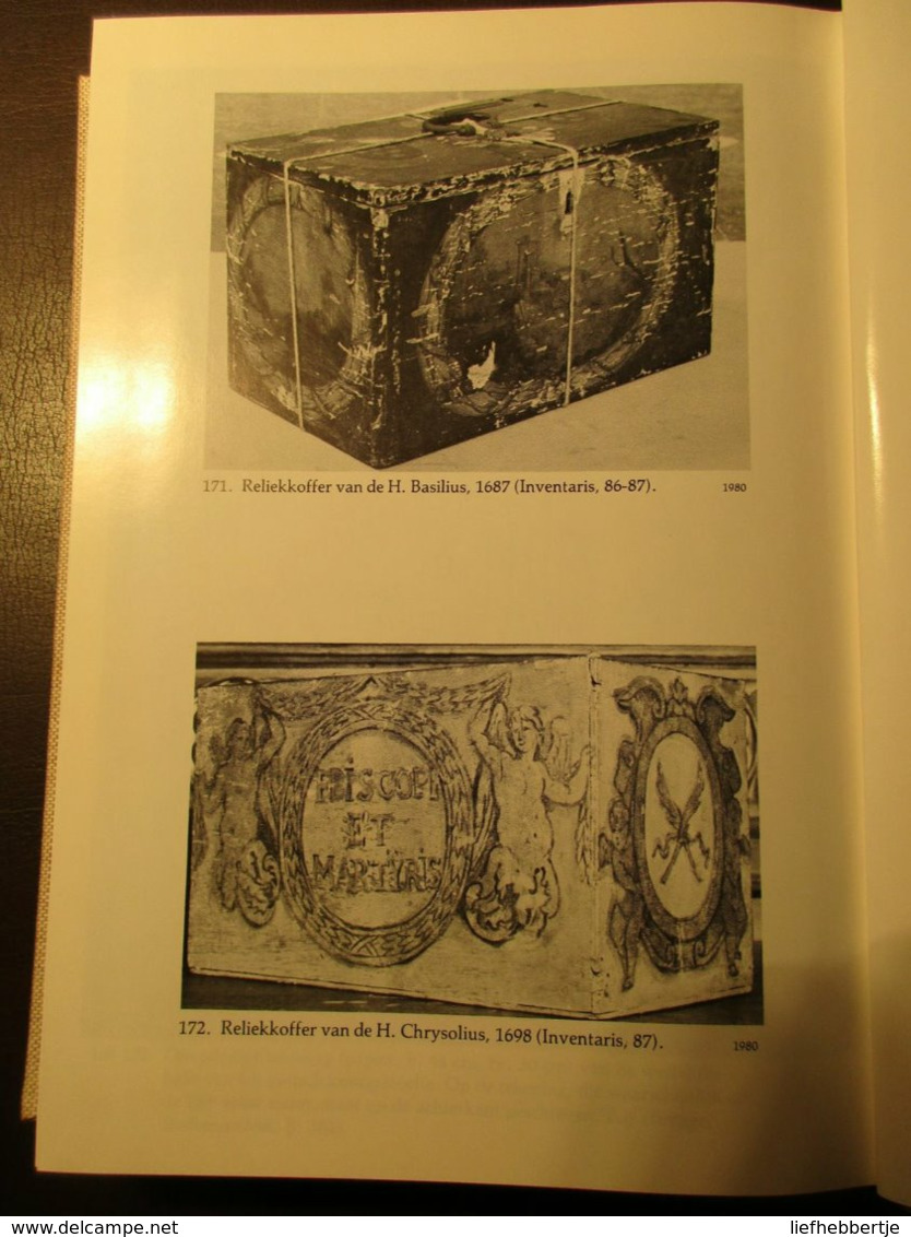 De Sint-Salvatorkathedraal te Brugge : 2 delen : Geschiedenis en architectuur - Inventaris  - door Luc Devliegher