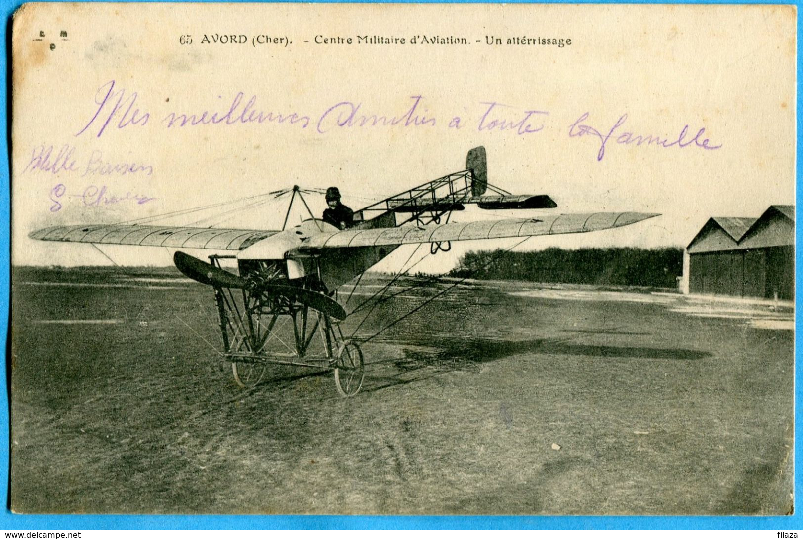 18 - Cher - Avord - Centre Militaire D'Aviation - Un Atterrissage (N1503) - Avord