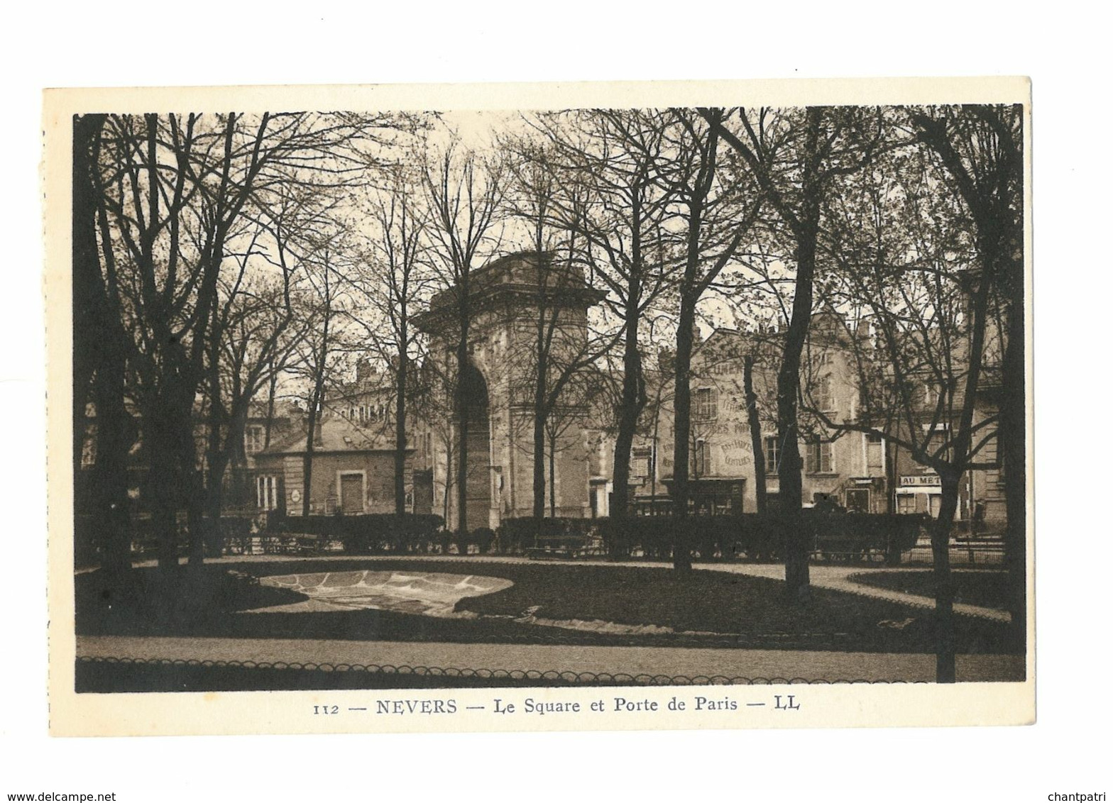 Nevers - Le Square Et Porte De Paris - 210 - Nevers