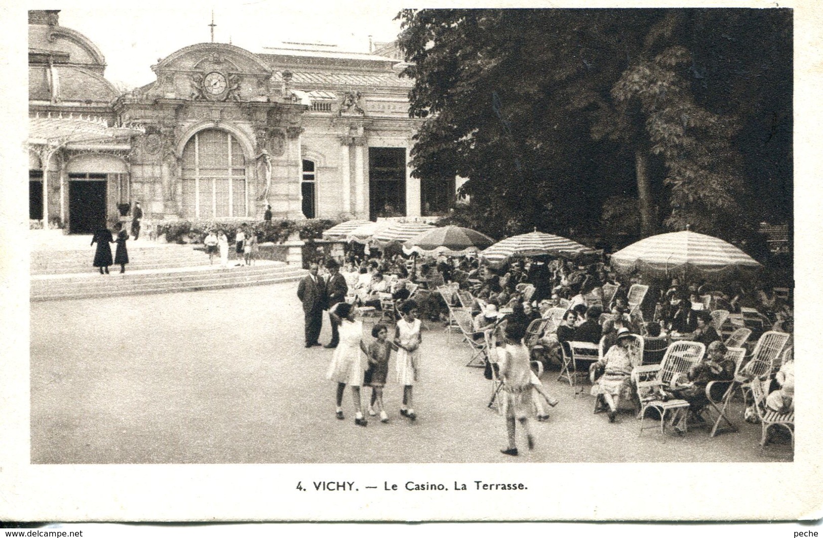 N°3467 R -cpa Vichy -le Casino -la Terrasse- - Casino