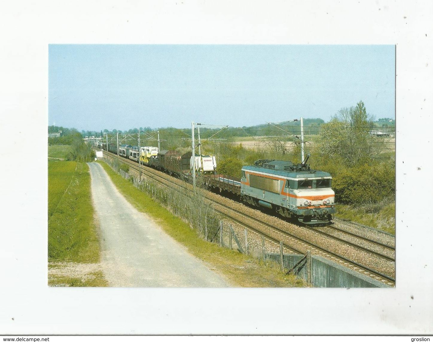 LOUVERNE (53) 218 LIGNE DE PARIS A BREST TRAIN DE MARCHANDISES TRACTE PAR LA LOCO BB 22401 .1997 - Louverne