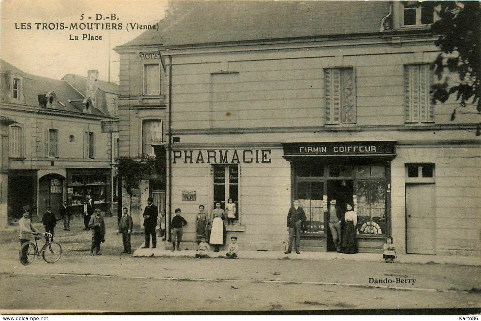 Les Trois Moutiers * La Place Du Village * Pharmacie * Coiffeur FIRMIN - Les Trois Moutiers