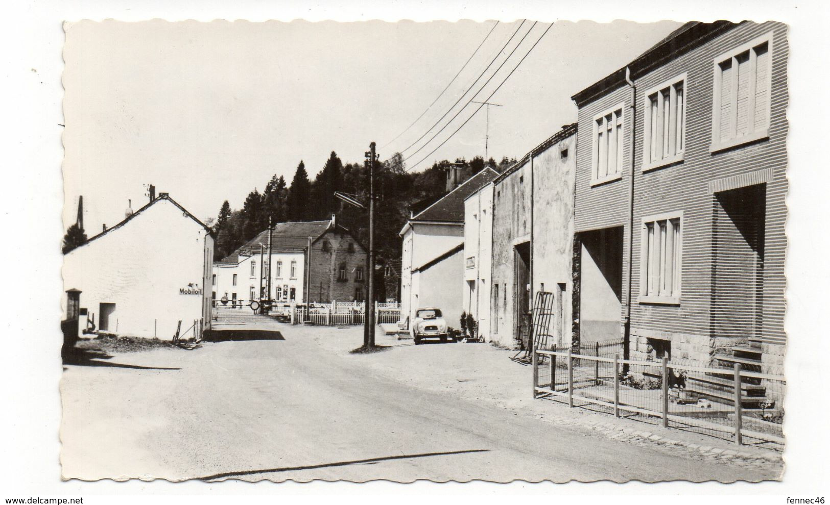 BELGIQUE - MELLIER - Un Coin Du Quartier De La Gare - Voiture  (027) - Léglise