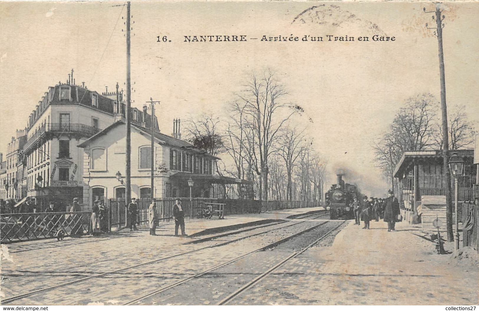 92-NANTERRE- ARRIVEE D'UNE TRAIN EN GARE - Nanterre