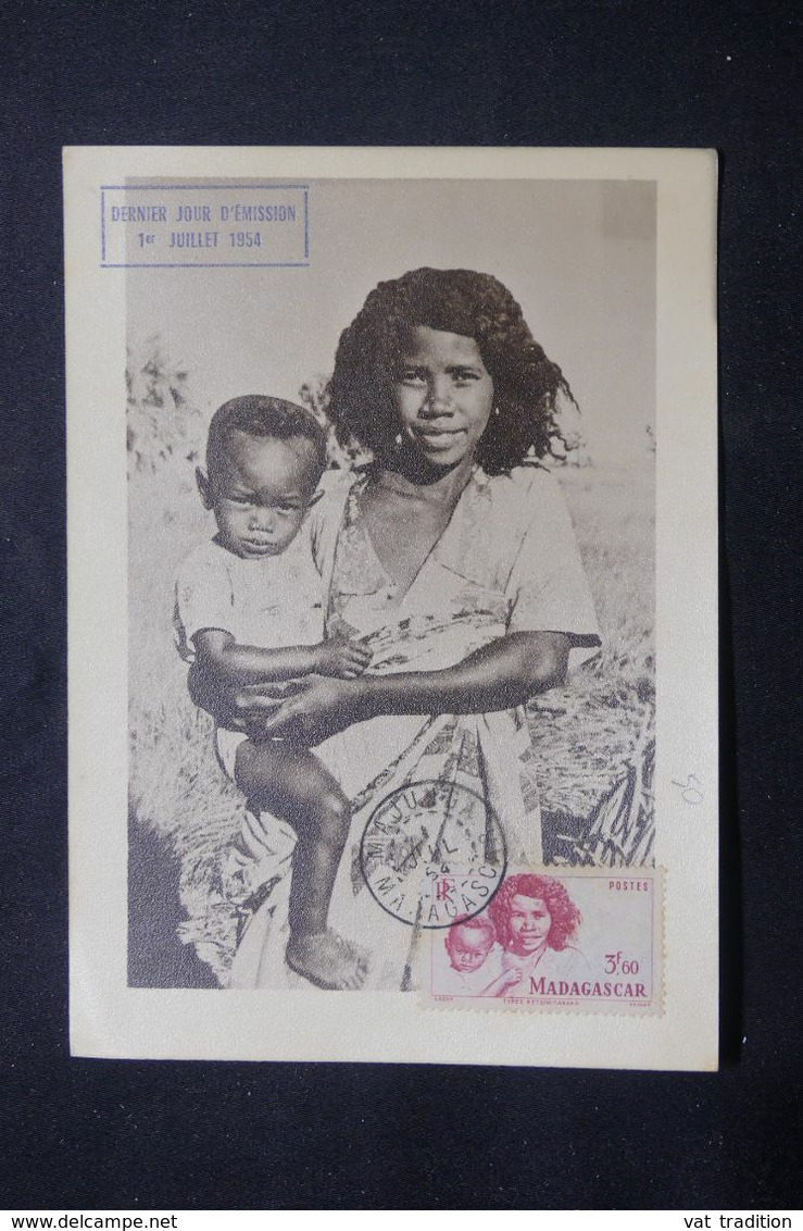 MADAGASCAR - Carte Maximum En 1954 - Femme Sakalave Avec Son Enfant - L 71602 - Lettres & Documents