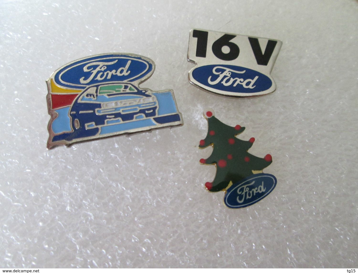 PIN'S    LOT 3 FORD - Ford