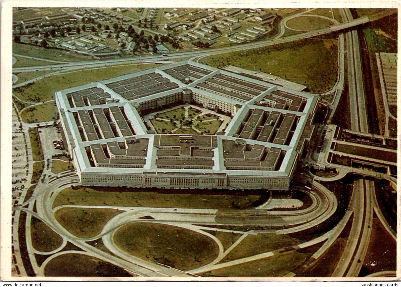 Virginia Arlington The Pentagon Headquarters Of The Department Of Defense - Arlington